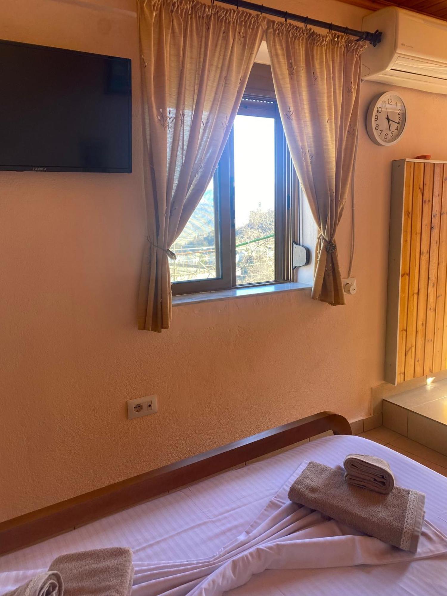 Panoramic View Guest House Gjirokastra Kültér fotó