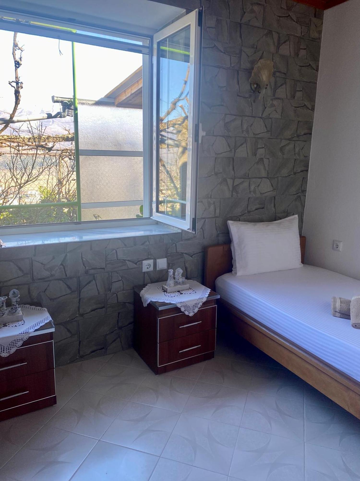 Panoramic View Guest House Gjirokastra Kültér fotó
