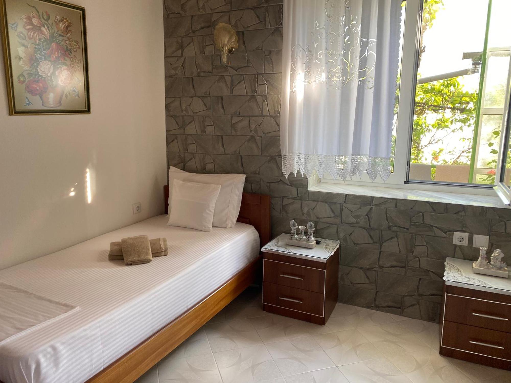 Panoramic View Guest House Gjirokastra Kültér fotó